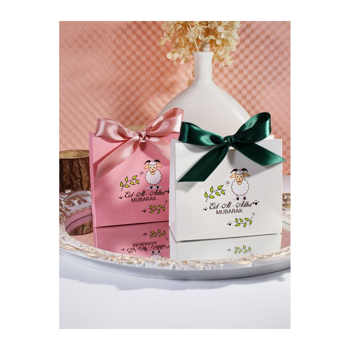 5er Set RMTPT Eid al Adha Geschenkboxen aus Papier in Rosa und Weiß mit süßem Lammmuster und Blattelementen - Bild 1