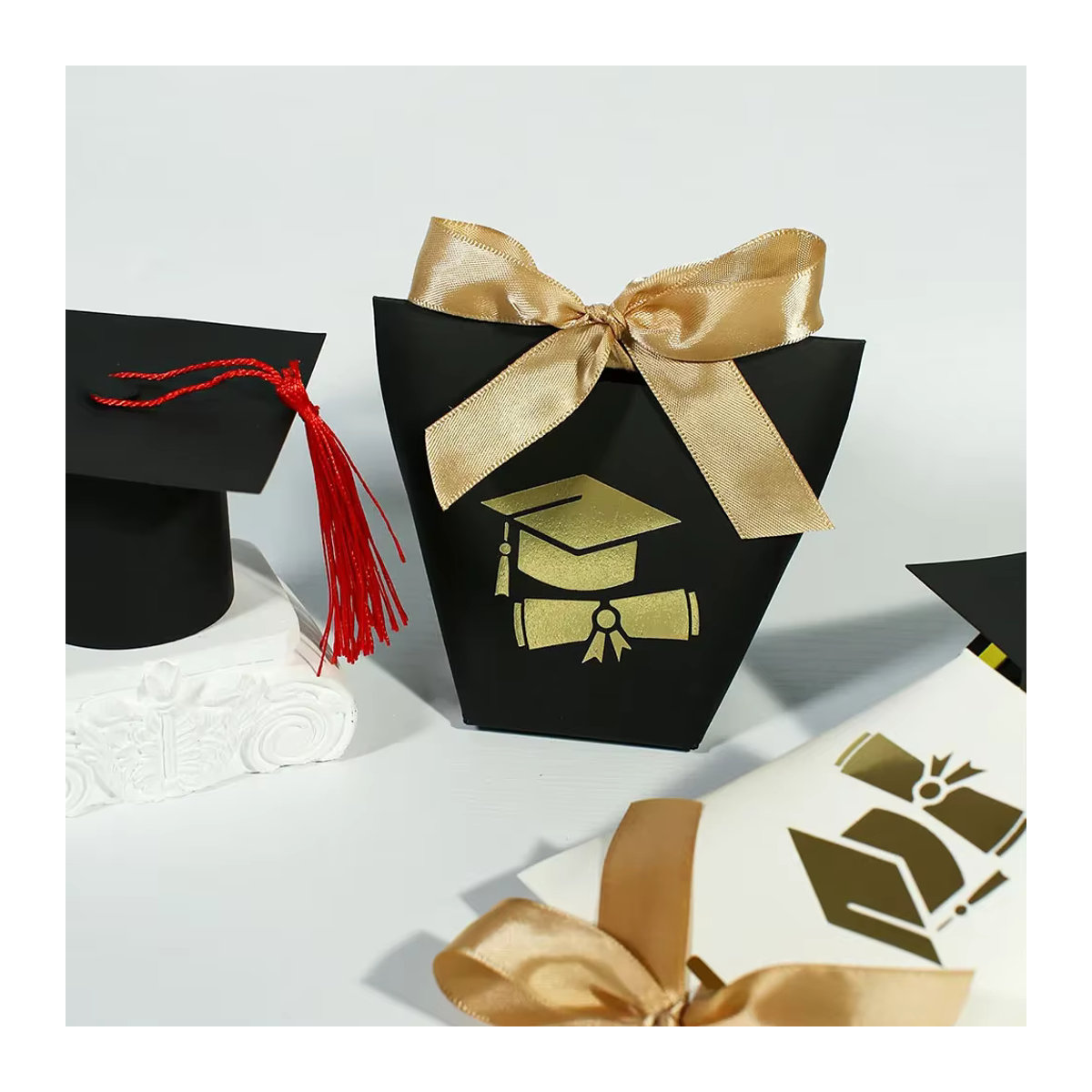5er Set RMTPT Geschenkboxen für den Studienabschluss in Schwarz-Weiß aus Papier - Bild 2
