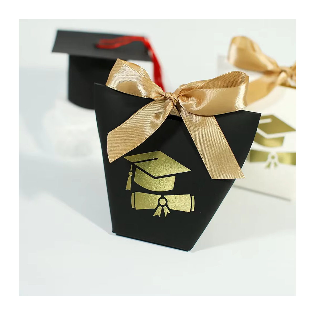 5er Set RMTPT Geschenkboxen für den Studienabschluss in Schwarz-Weiß aus Papier - Bild 3