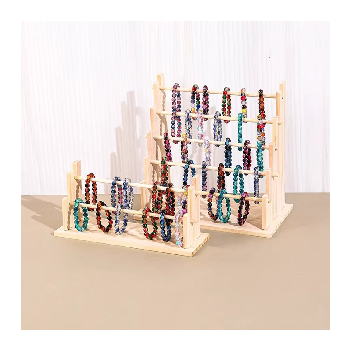 6-stufiger Armbandständer aus Holz in Braun als minimalistischer Schmuck-Organizer und Präsentationsdisplay - Bild 4