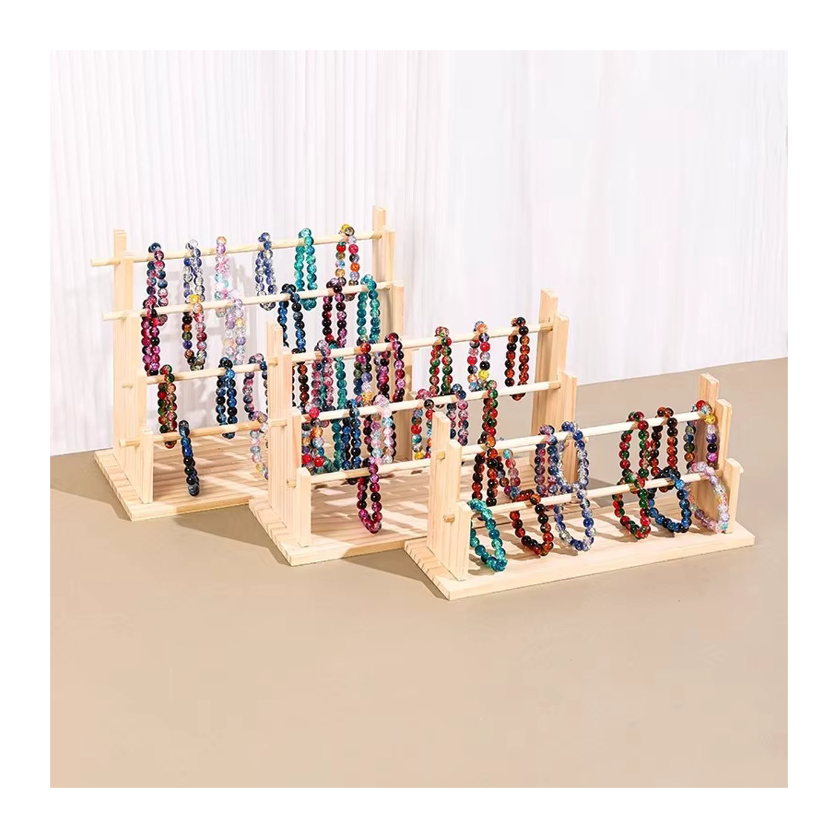 6-stufiger Armbandständer aus Holz in Braun als minimalistischer Schmuck-Organizer und Präsentationsdisplay - Bild 5