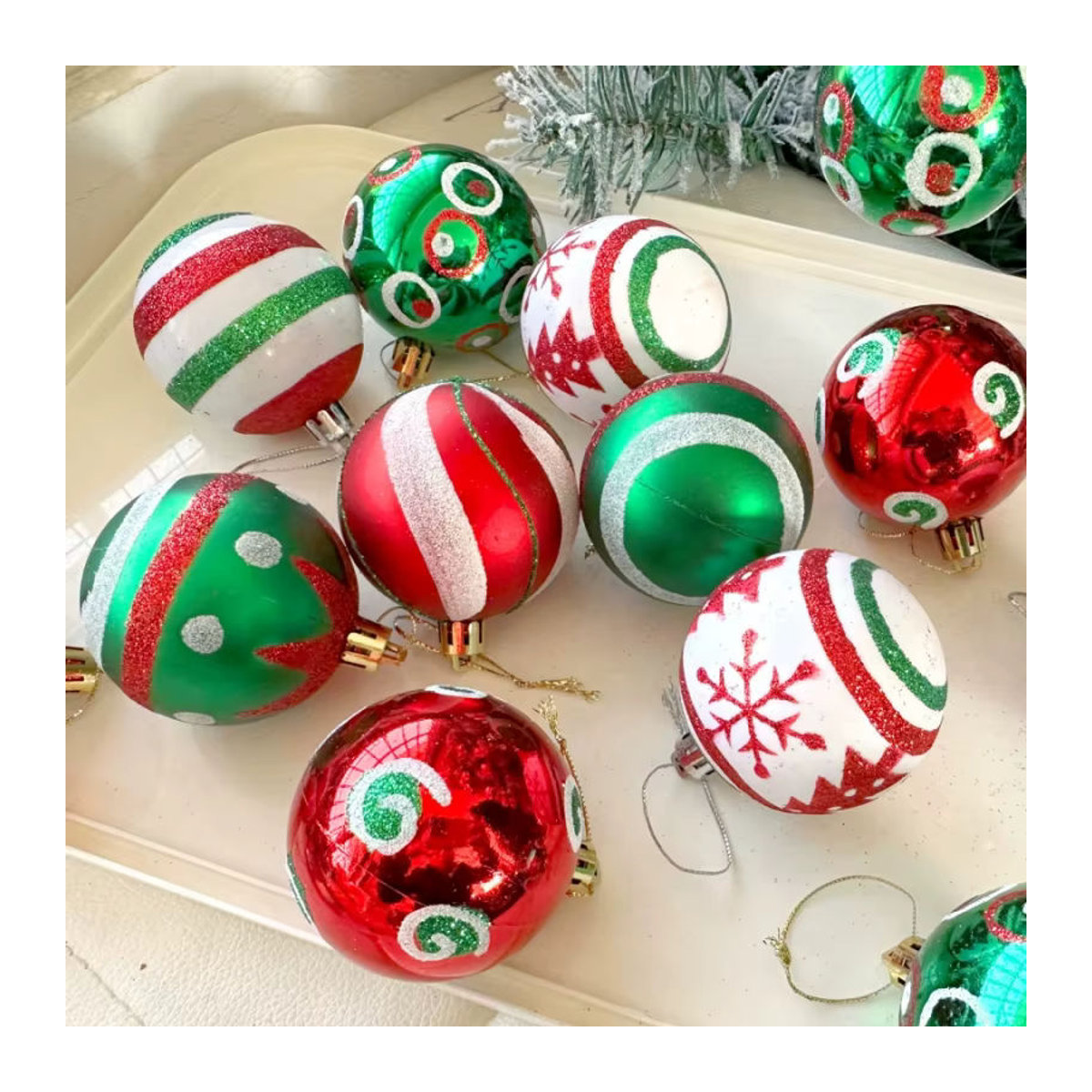 6er Set Weihnachtsbaum Kugeln aus Kunststoff als Hängeornamente mit abstrakten Mustern in Mehrfarbig - Bild 3