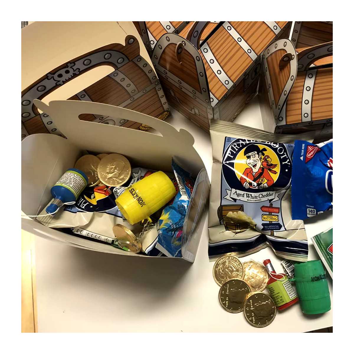 6er Set ZQNYCY Piratenschatz Leckerli-Truhen aus Papier in Braun für Kinder als Süßigkeiten-Geschenkbox für Halloween und Geburtstage - Bild 6