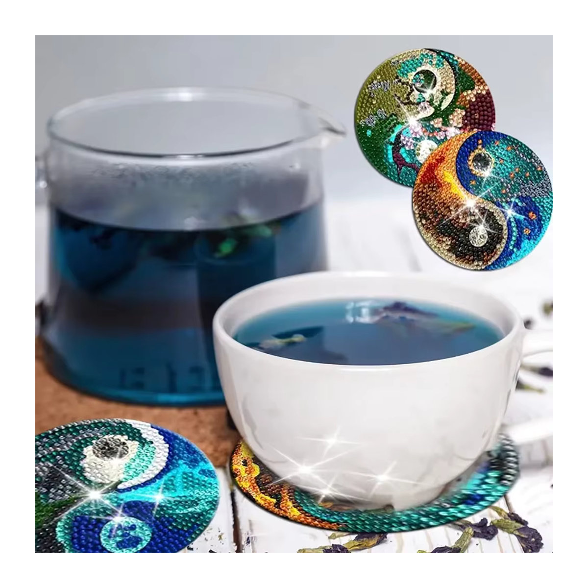 8-teiliges Set diamantbemalte Untersetzer mit Tai Chi Bagua Motiv und Halterung, rund, mehrfarbig, aus Kunstharz - Bild 3