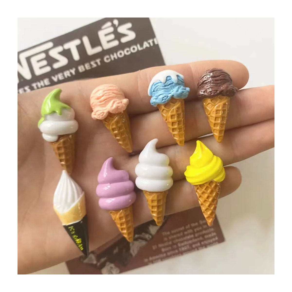 8er Set Mini Eiswürfel Kühlschrankmagnete aus Kunstharz in Mehrfarbig - Bild 4
