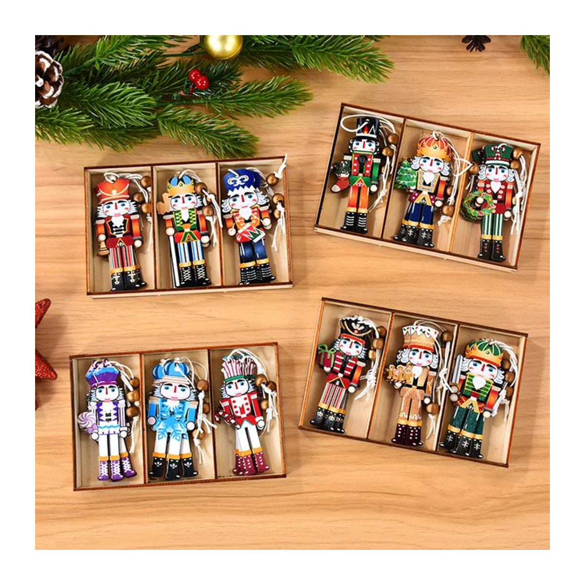 9 Stück ZQNYCY Nussknacker Holz Anhänger als rustikale Weihnachtsbaum Ornamente in Mehrfarbig - Bild 1