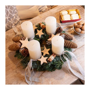 Adventskranz Natürlicher Advent von Mein schöner Garten Shop in Rustikal mit Holz und Wachs, Farben: Braun, Creme, Weiß und Grün, Rund, Durchmesser: 30 cm