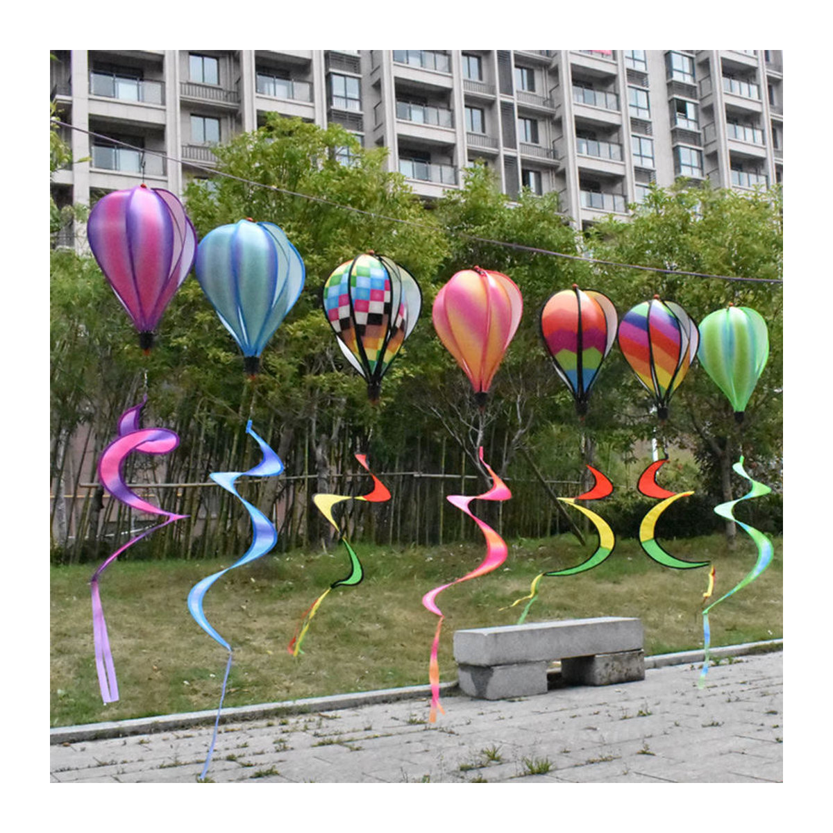 Alloet Heißluftballon Wind Spinner Regenbogen Wind Twister für Garten und Outdoor in Bunt und Schwarz - Bild 2