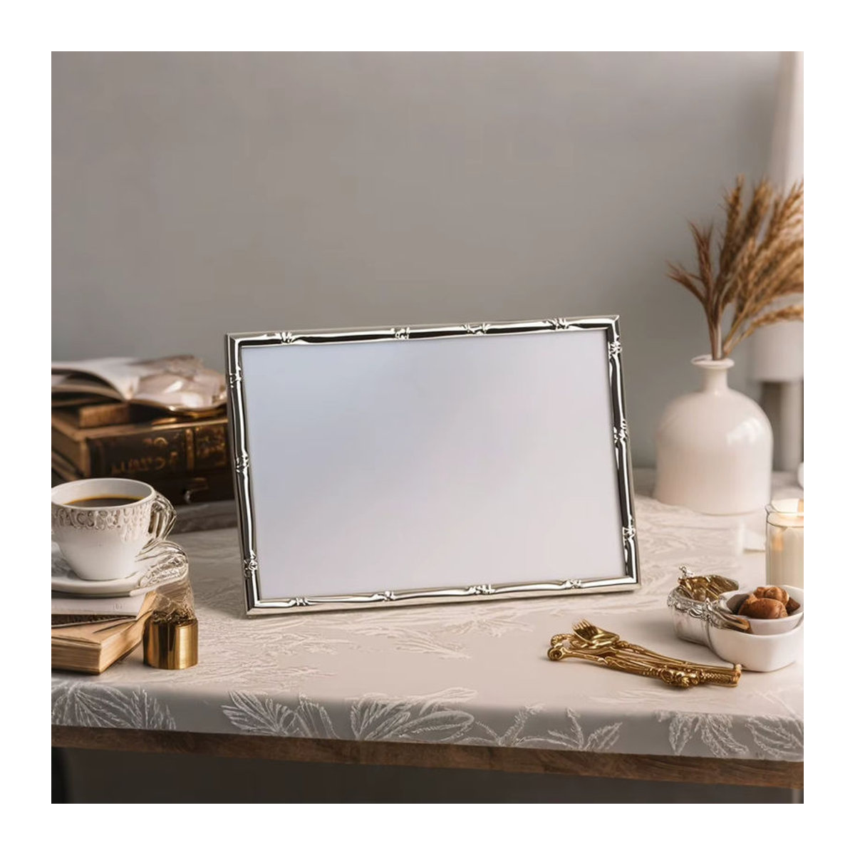 ANGDUO Aluminium-Fotorahmen aus Metall in Silber, rechteckiger Bilderrahmen als Tischaufsteller für Hochzeit und Dekoration, 10x15 cm - Bild 2