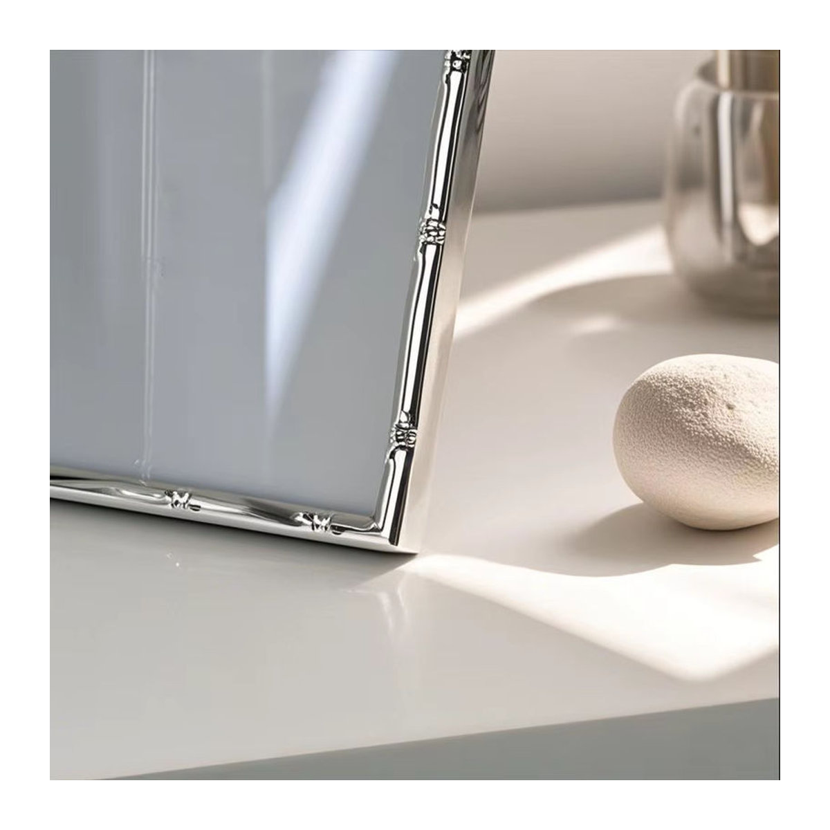 ANGDUO Aluminium-Fotorahmen aus Metall in Silber, rechteckiger Bilderrahmen als Tischaufsteller für Hochzeit und Dekoration, 10x15 cm - Bild 3