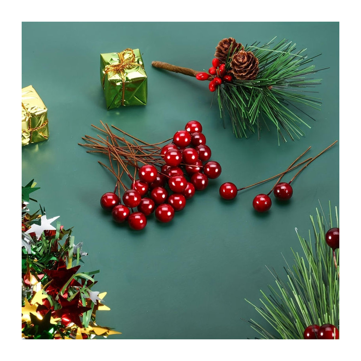 Anlina 20 Stück künstliche Stechpalmenbeeren in Rot für Weihnachtsbaumschmuck und Blumengestecke, Mini Beeren 10mm auf Draht - Bild 3