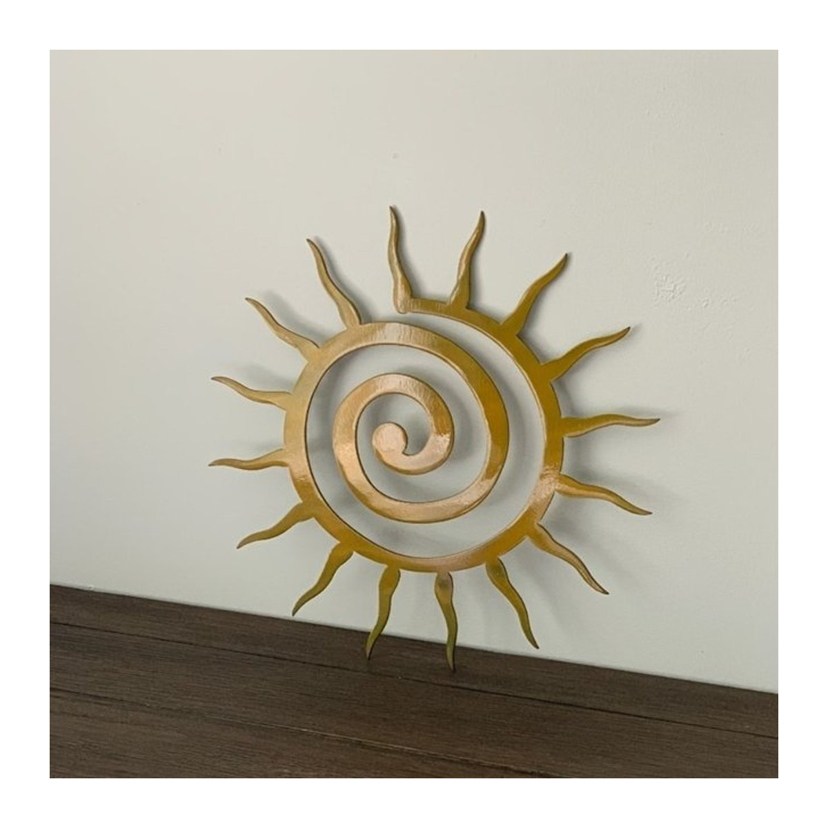 Antike Wandskulptur aus Metall mit Spiralstern von CIFBUY in Gold, Vintage Wanddeko für Außen und Innen - Bild 1