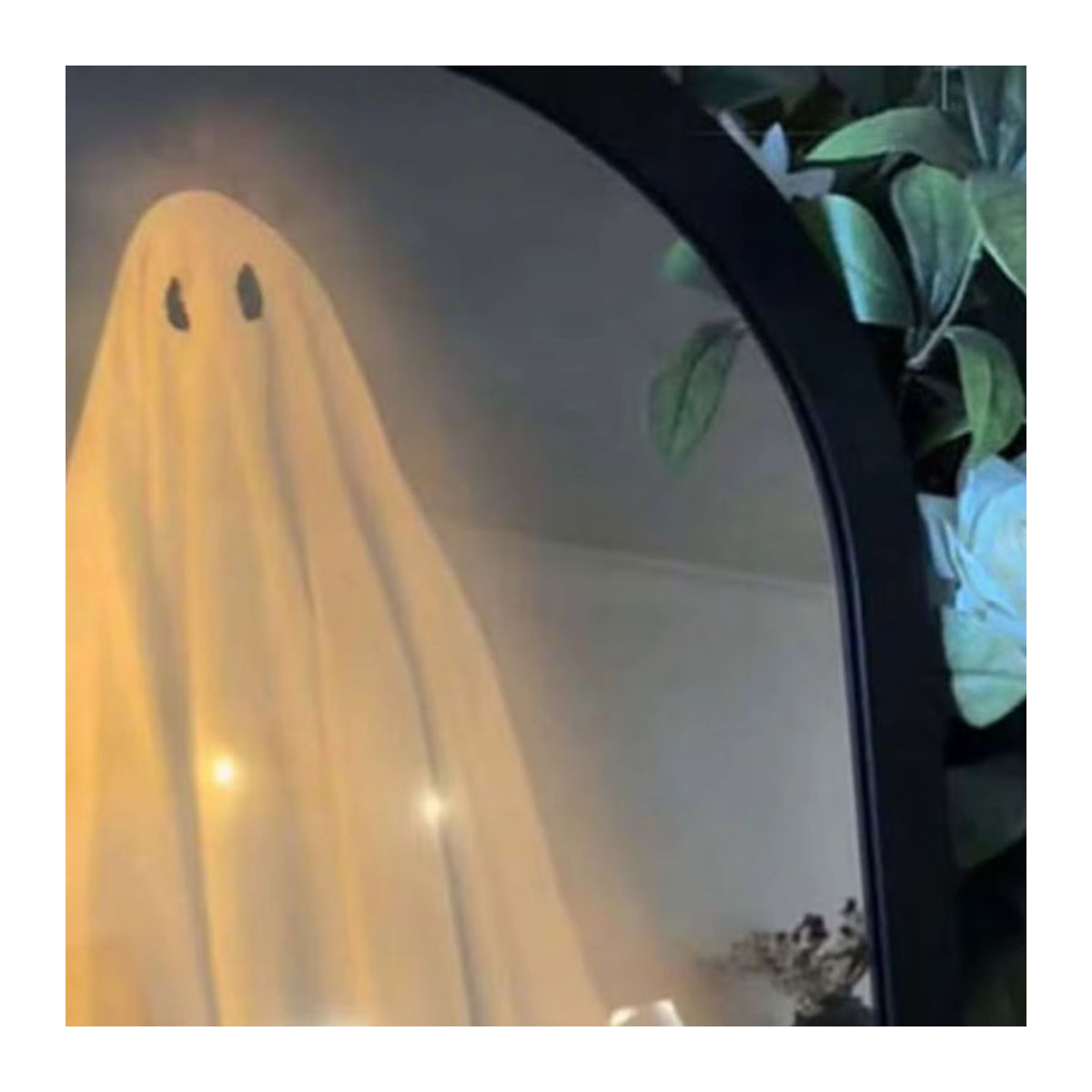 APWIKOGER Halloween Geisterspiegel mit Nachtlicht und Hologramm-Effekt, Wandbehang in Schwarz, unregelmäßige Form - Bild 2
