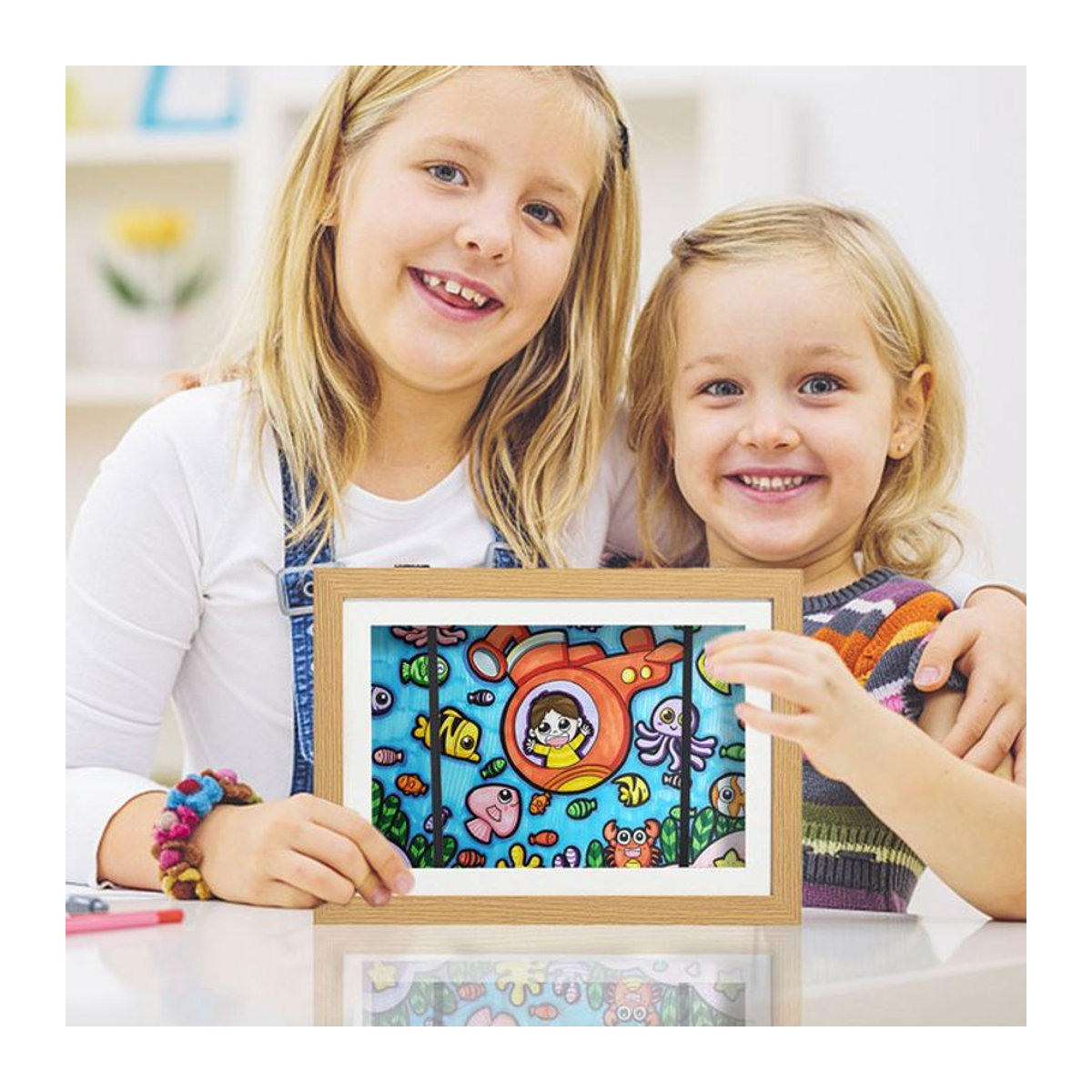 APWIKOGER Kinder Kunst Portfolio Rahmen aus Holz mit Frontlader für 80 Zeichnungen, A4, Schwarz oder Braun, Wandmontage oder Tischaufsteller - Bild 1