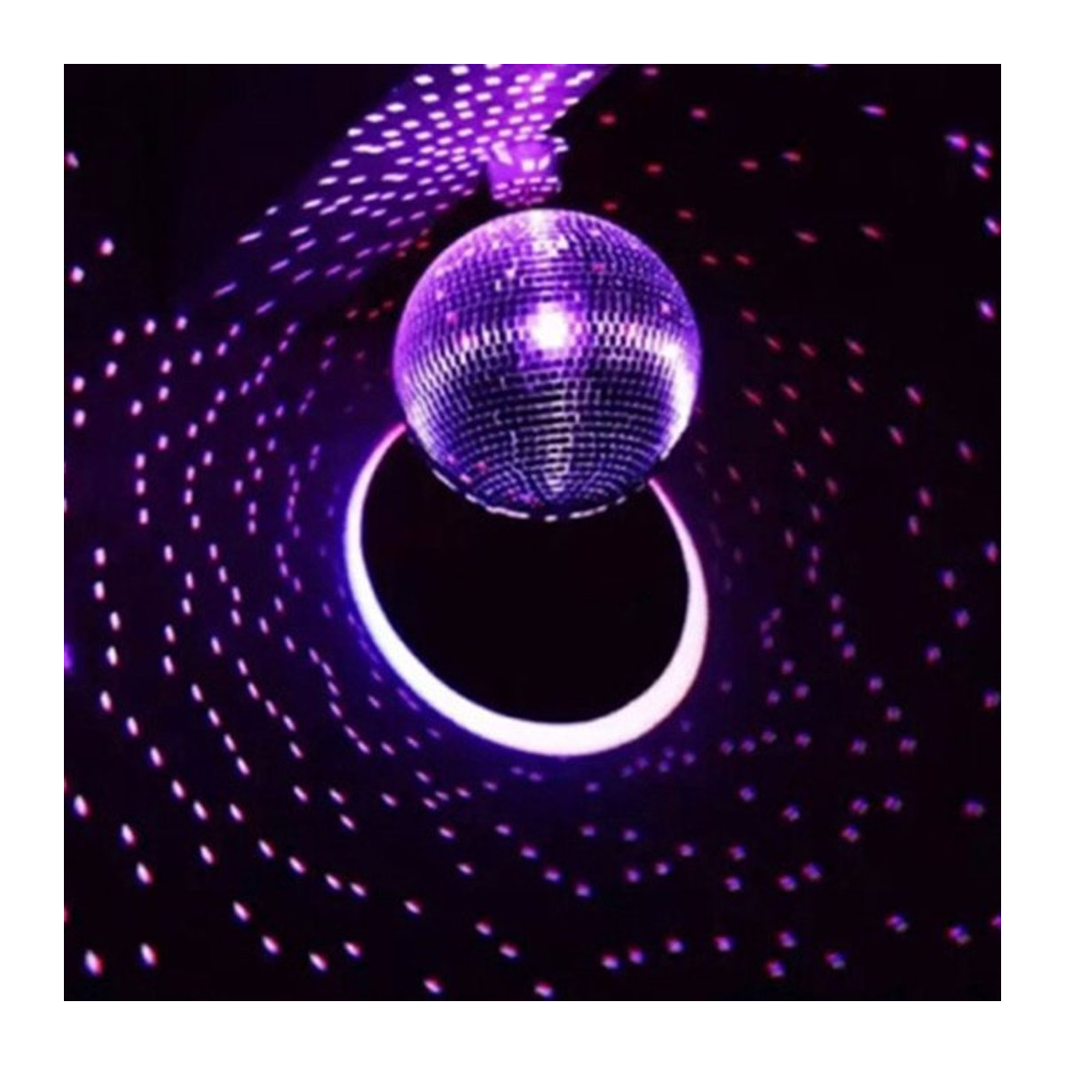 APWIKOGER Mini-Disco-Kugel aus Glas in Lila als rundes Hängeornament für Party, Hochzeit und Weihnachtsbaum - Bild 1