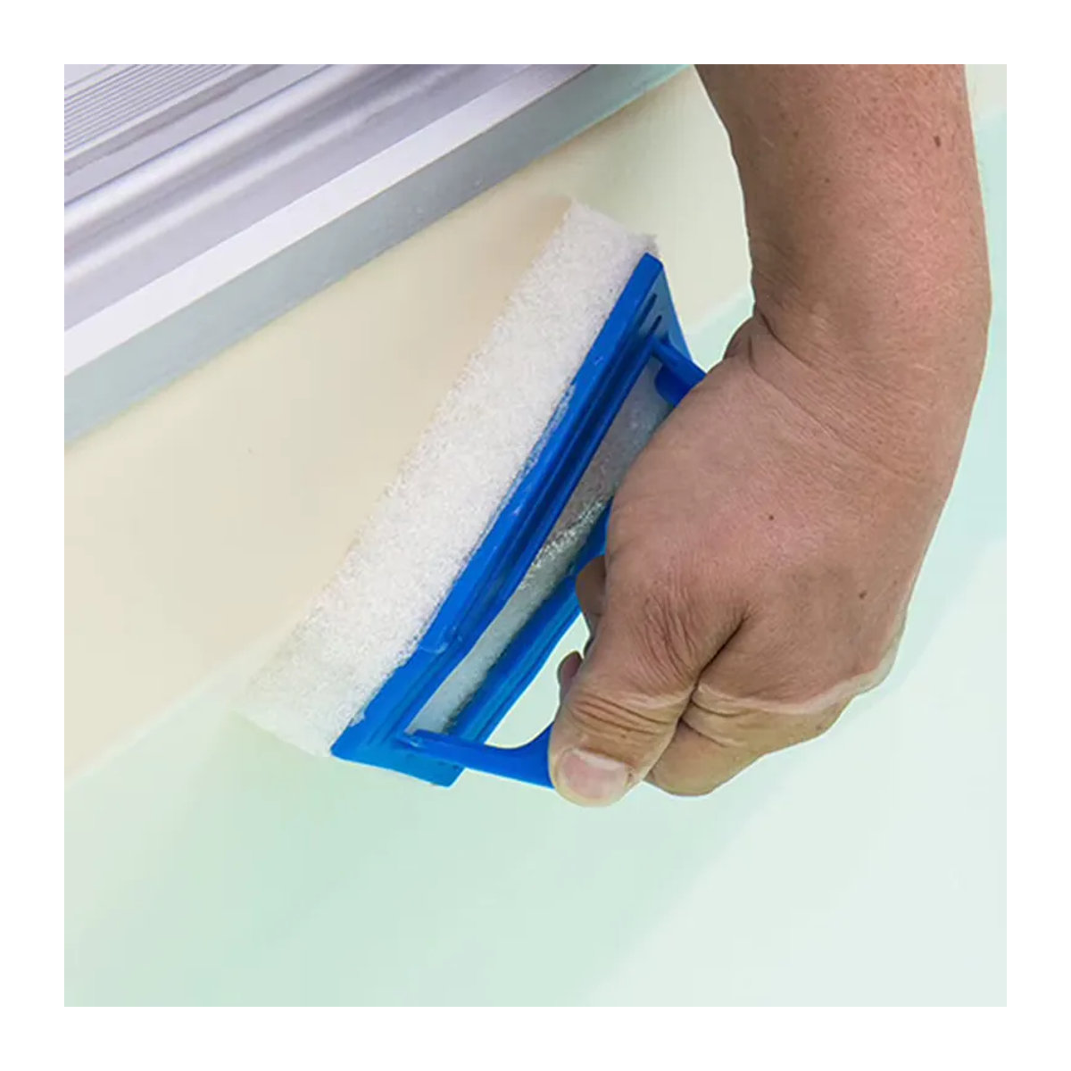 APWIKOGER Schwamm-Bürste für die Poolreinigung mit Griff als Handgehaltene Poolbürste und Oberflächenreiniger für Whirlpools und Spa-Badewannen - Bild 2
