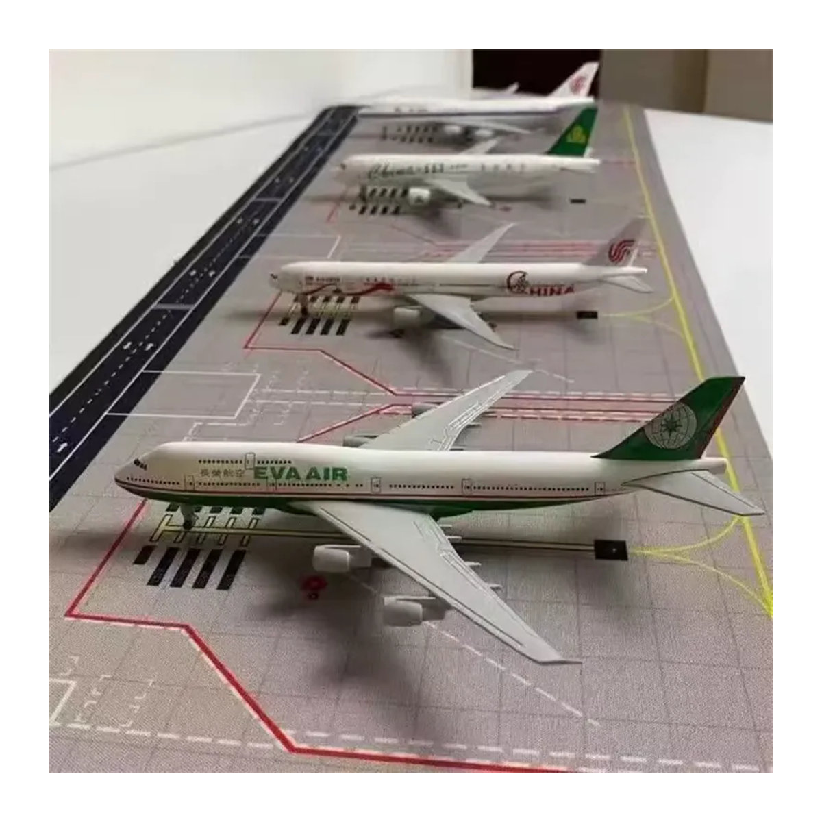 ART CROWN MODEL Airport Runway Pad Mauspad für B787 und Airbus A350 im Maßstab 1:400, Schwarz, Rechteckig - Bild 6