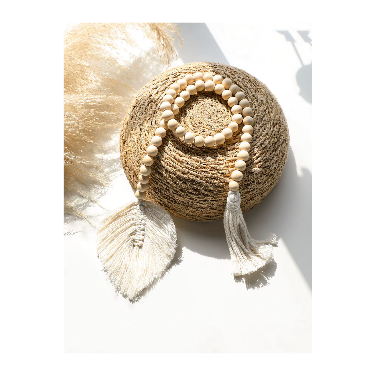 Artilady Makramee Wandbehang mit Holzperlen und Blättern in Weiß im Bohemian Stil - Bild 2