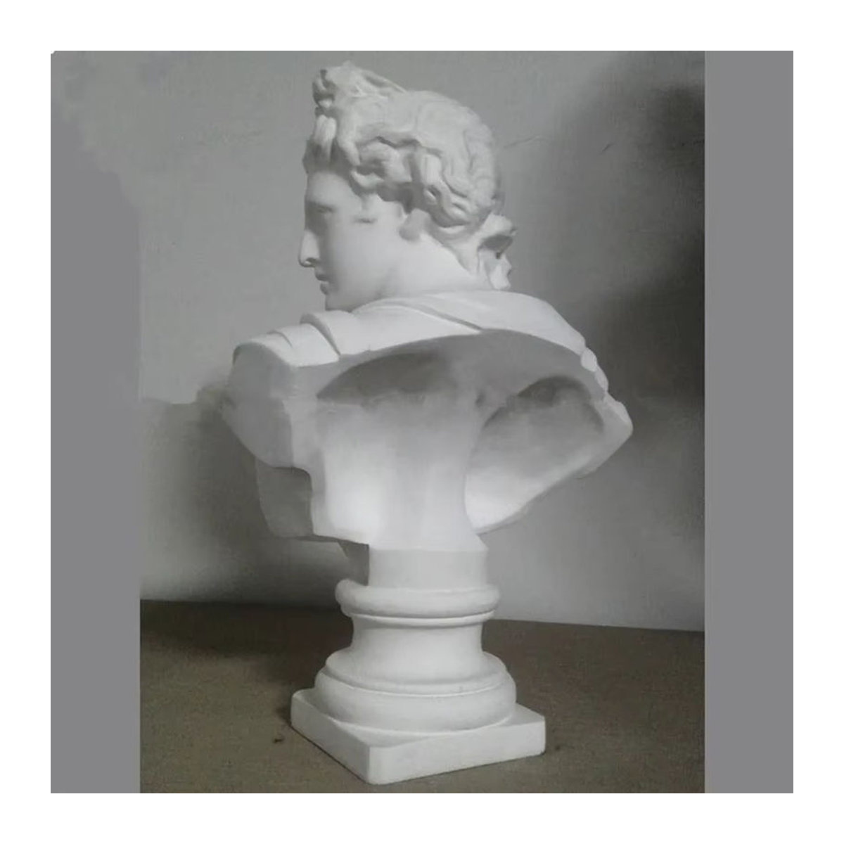 Ästhetische Skulptur aus Kunstharz im klassischen Design der griechischen Mythologie, weiße Deko-Figur für deine Wohnkultur - Bild 4