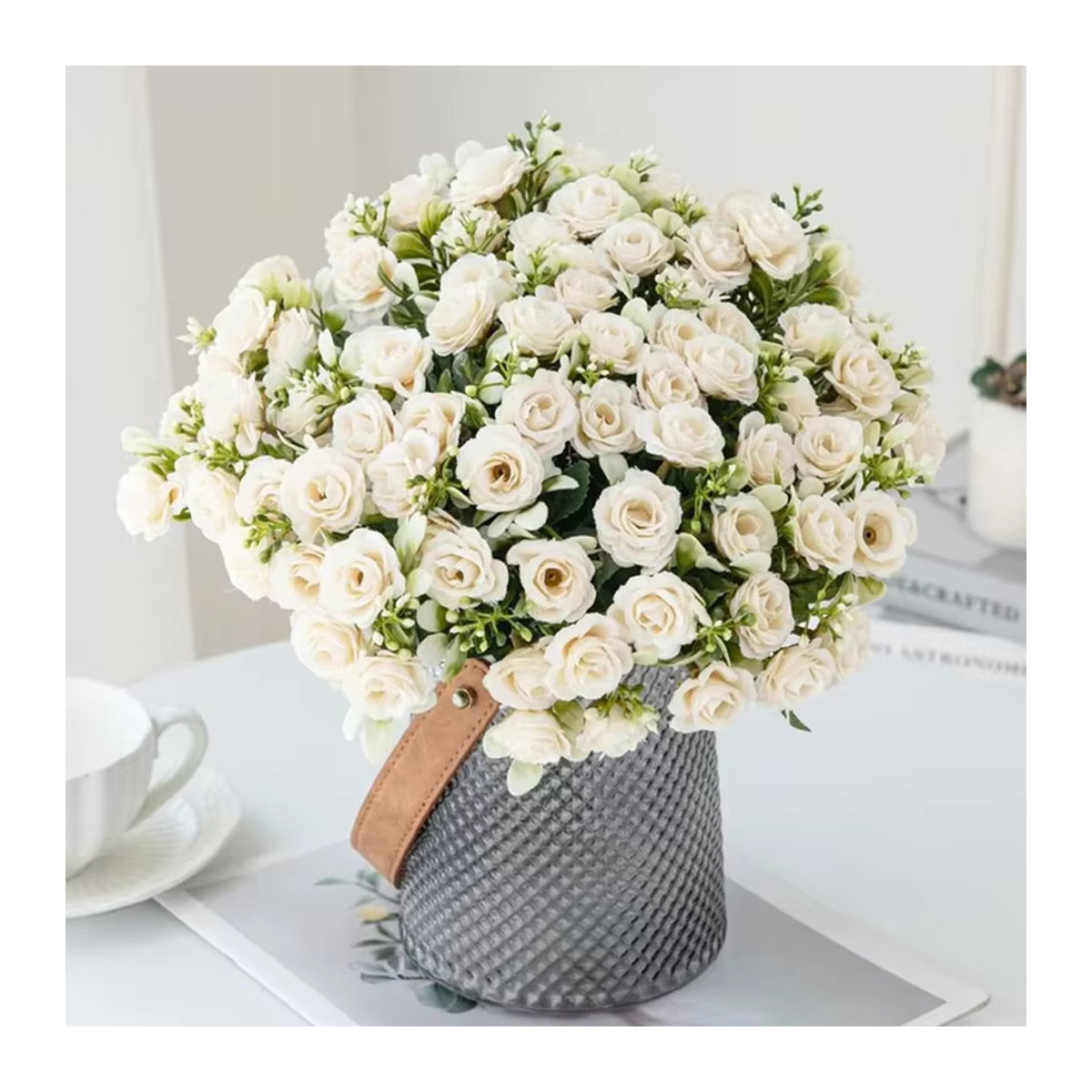 Ästhetischer künstlicher Rosenstrauß aus Textil in Weiß und Creme für Hochzeit und Dekoration - Bild 2