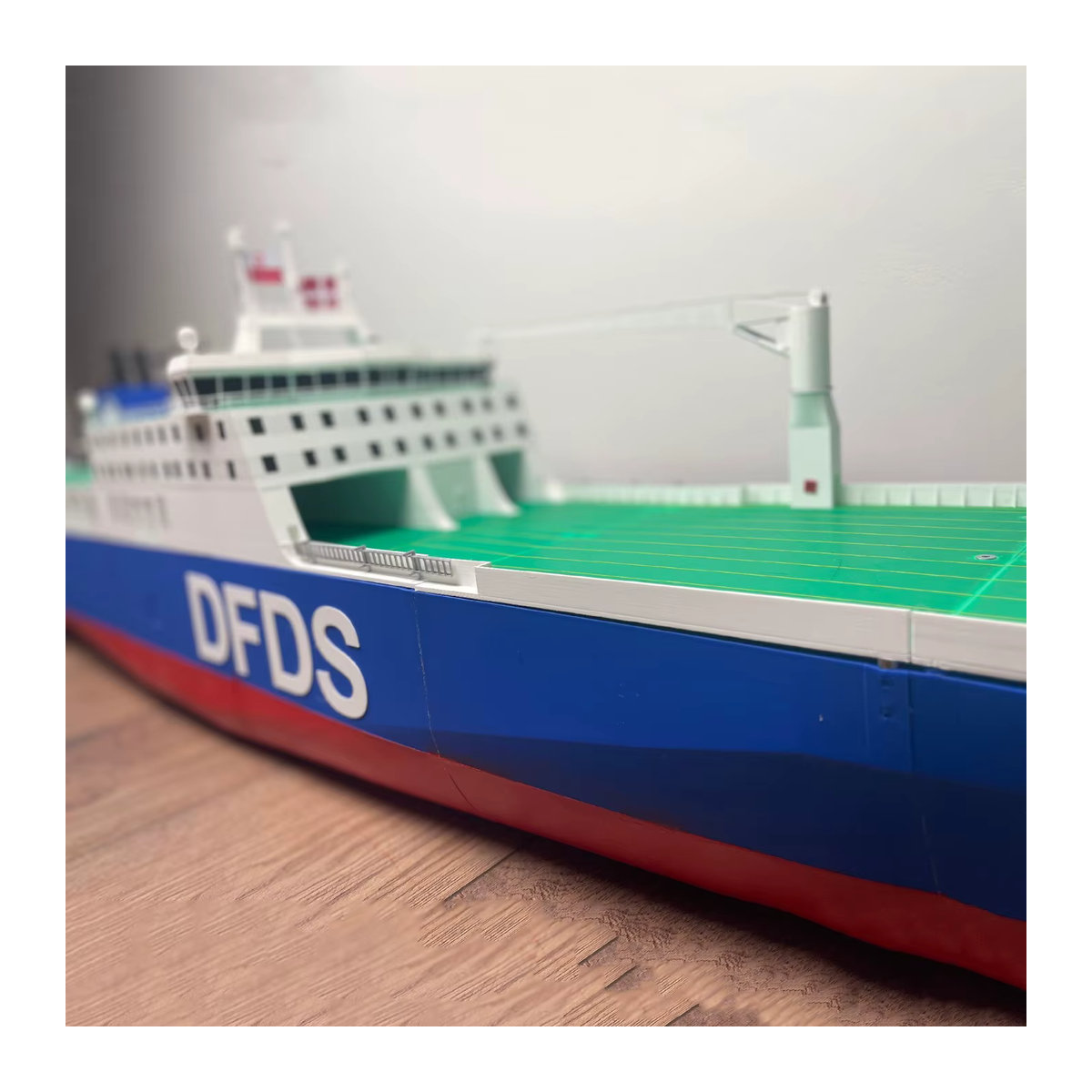 AT 99 MODEL RC Container Schiff Germania Modell Kit 1/150 mehrfarbig - Bild 3