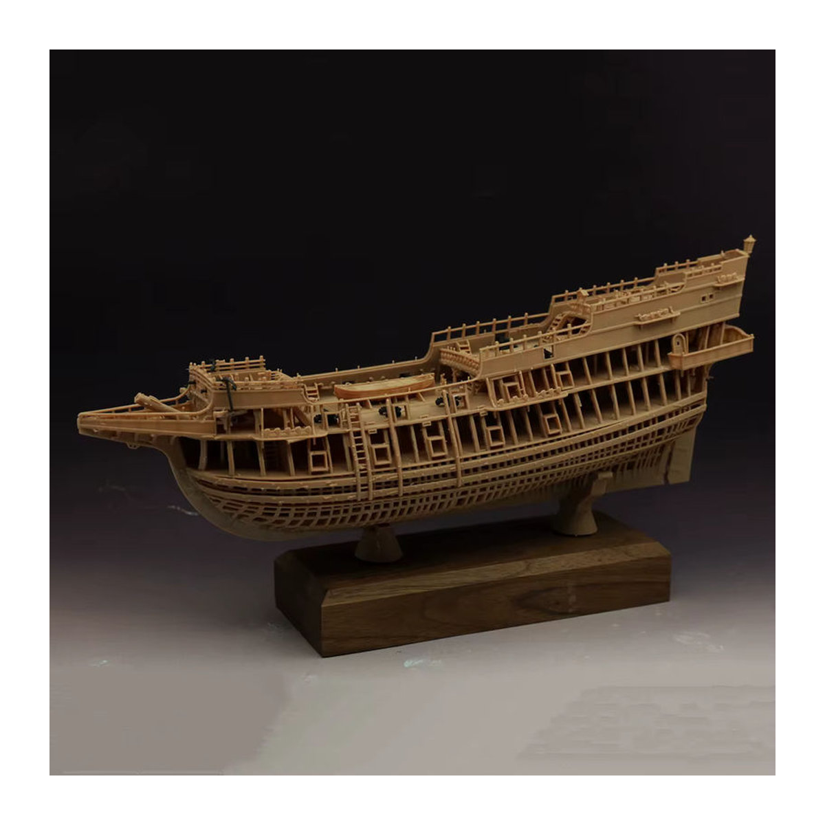 AT 99 MODEL Segelboot Modell Kit 1/200 mit innerer Rippenstruktur aus Kunstharz in Beige - Bild 2