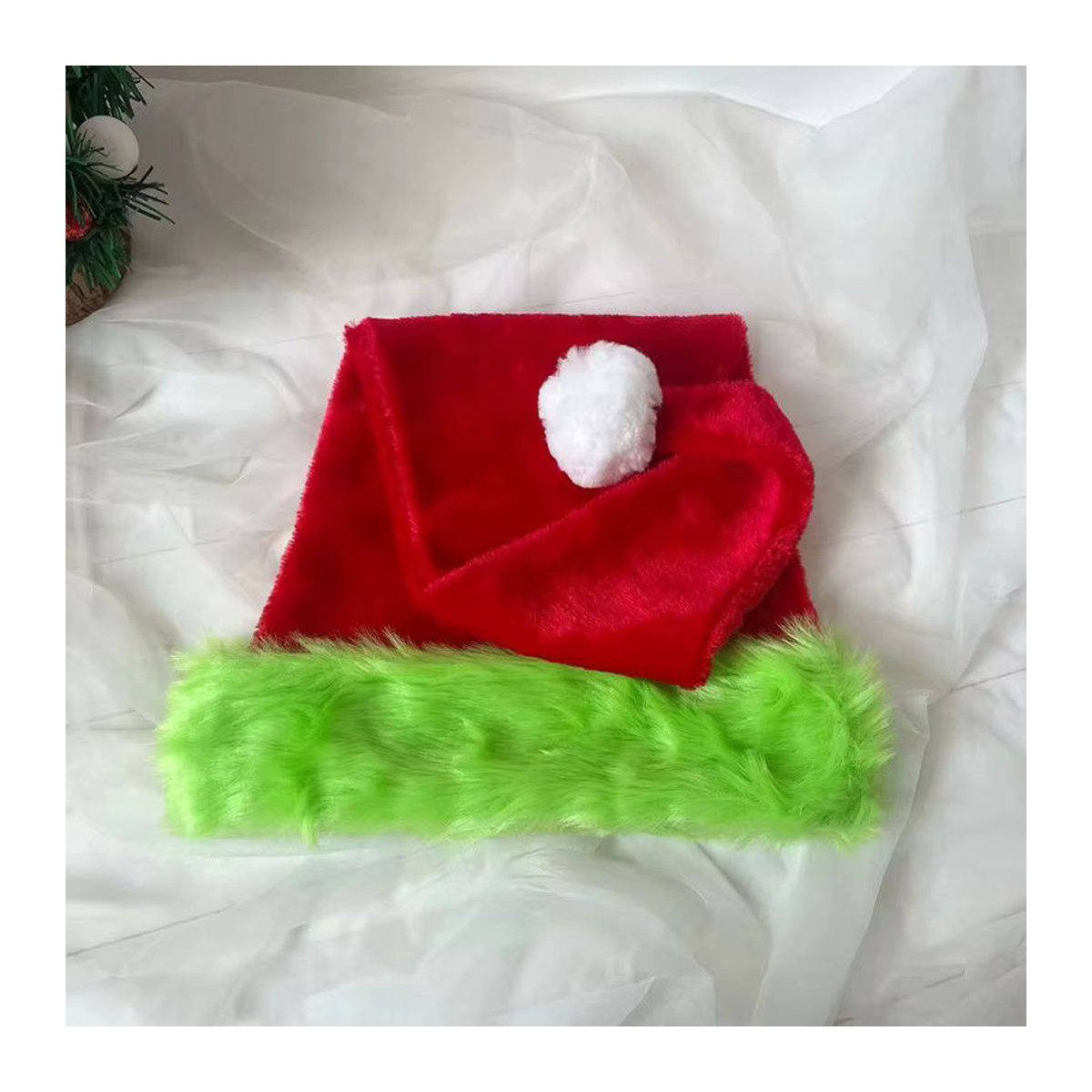 Atceawit Plüsch-Weihnachtsmütze in Rot mit grünem Rand, 75 cm Höhe - Bild 4