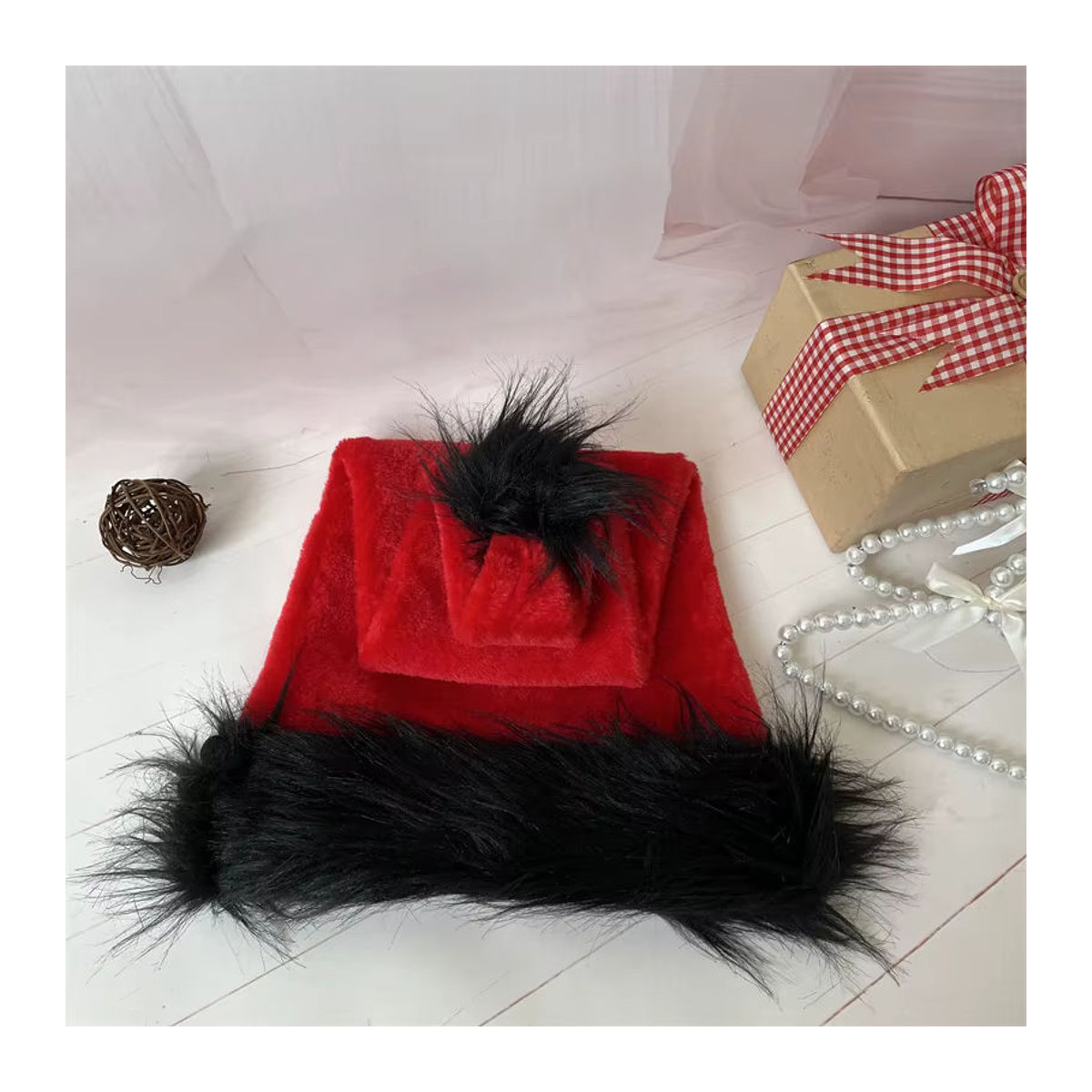 Atceawit Weihnachtsmütze aus Plüsch in Rot, B/H: 30 x 75 cm - Bild 4
