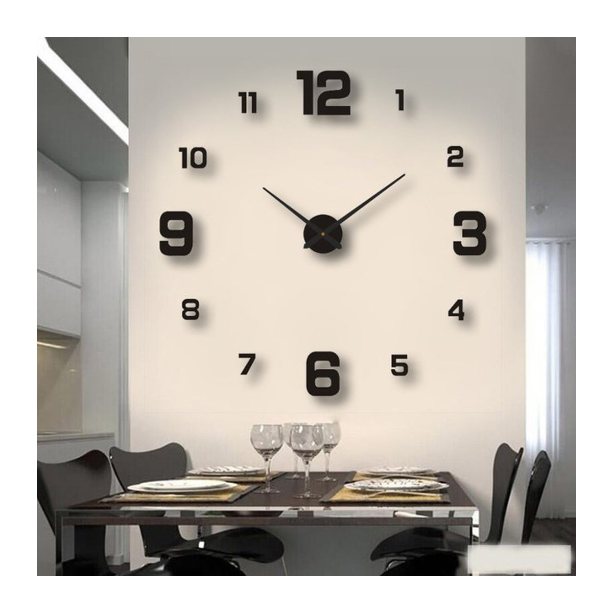 ATEND Wanduhr Analog in Schwarz mit 3D-Zahlen und geräuschlosem Design für Wohnzimmer, Schlafzimmer oder Büro - Bild 1