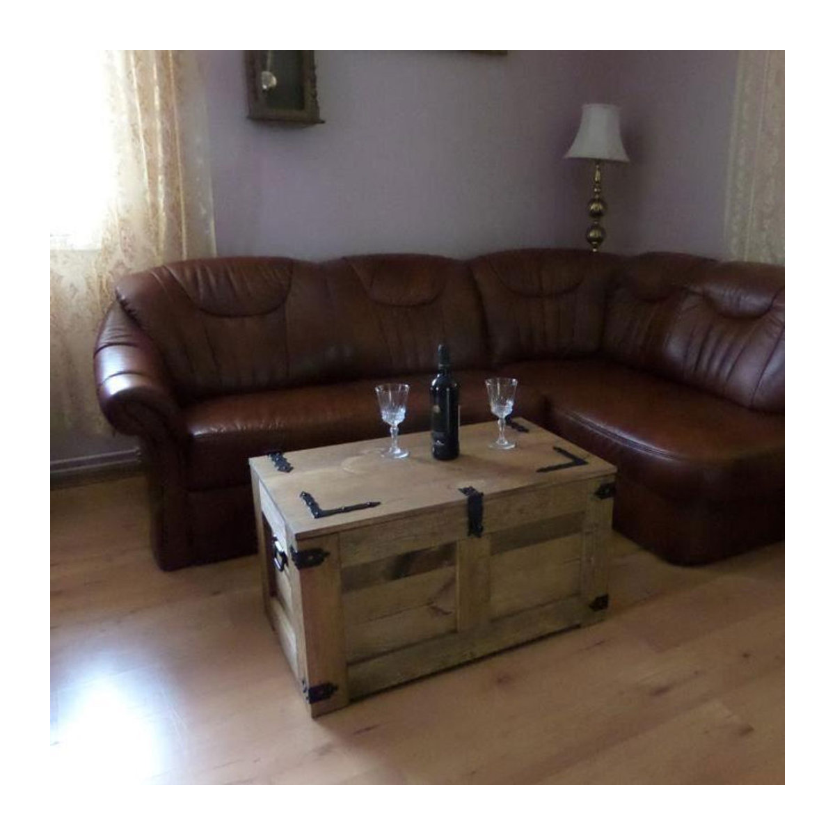 Aufbewahrungsbox CREATIVE COOPER aus Kiefernholz mit braunen Metallbeschlägen im Landhaus- und Industrial-Stil, B/T/H: 80 x 50 x 45 cm - Bild 4