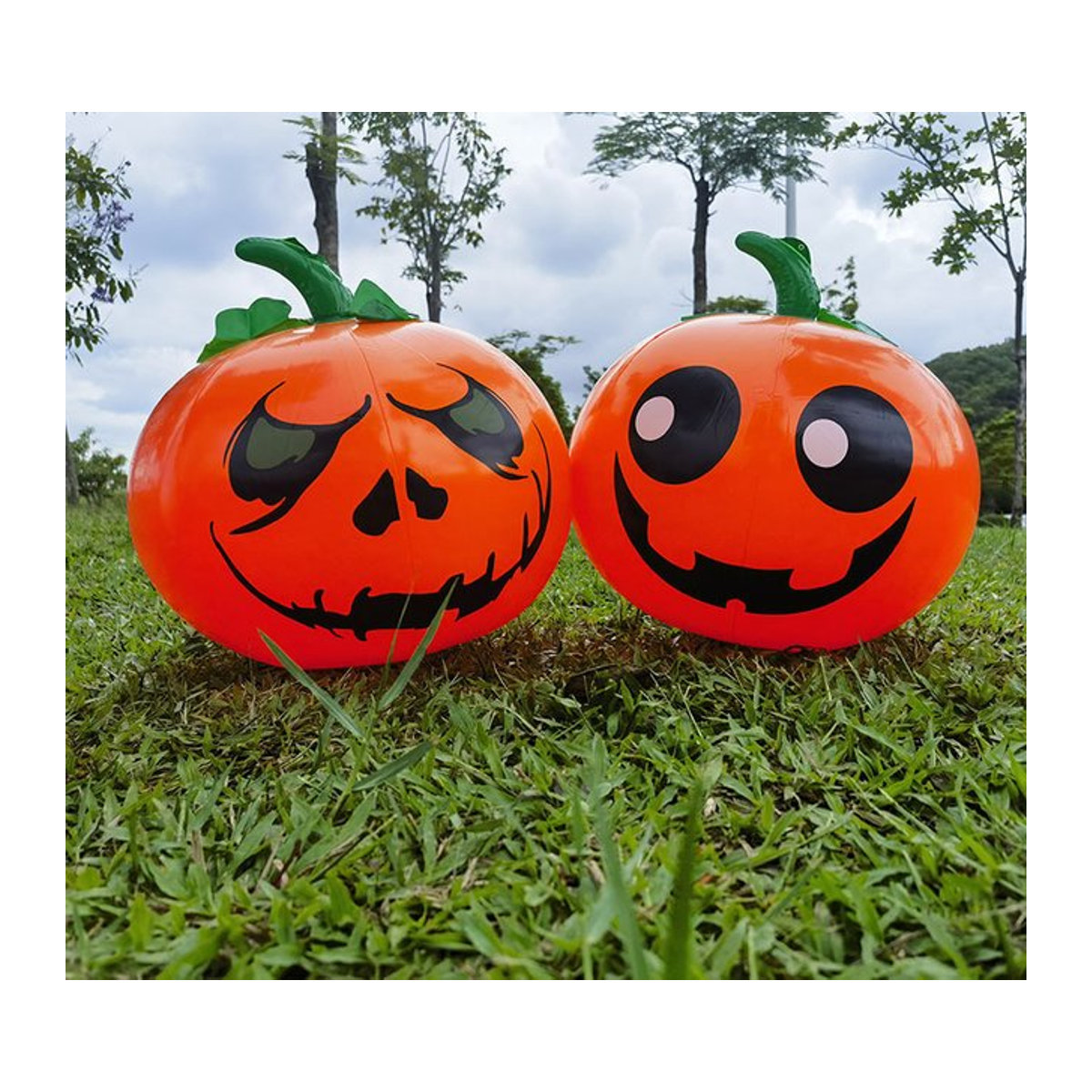 Aufblasbare Halloween Dekoration aus Kunststoff in Orange mit Kürbis und Geist für Innenhof und Party - Bild 1