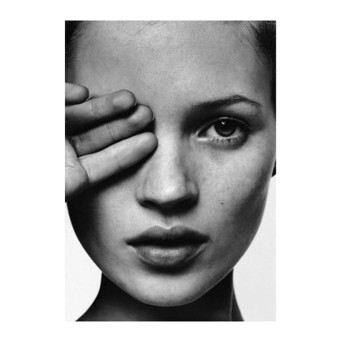 August Art Museum Kate Moss Mode Poster Leinwand Wanddeko Porträt Schwarz B: 50 cm, H: 70 cm - Bild 1