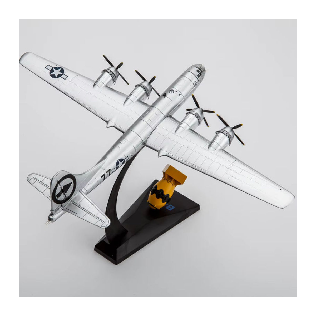 B29 Superfortress Metallmodell im Maßstab 1/144 in Silber mit Sockel - Bild 2