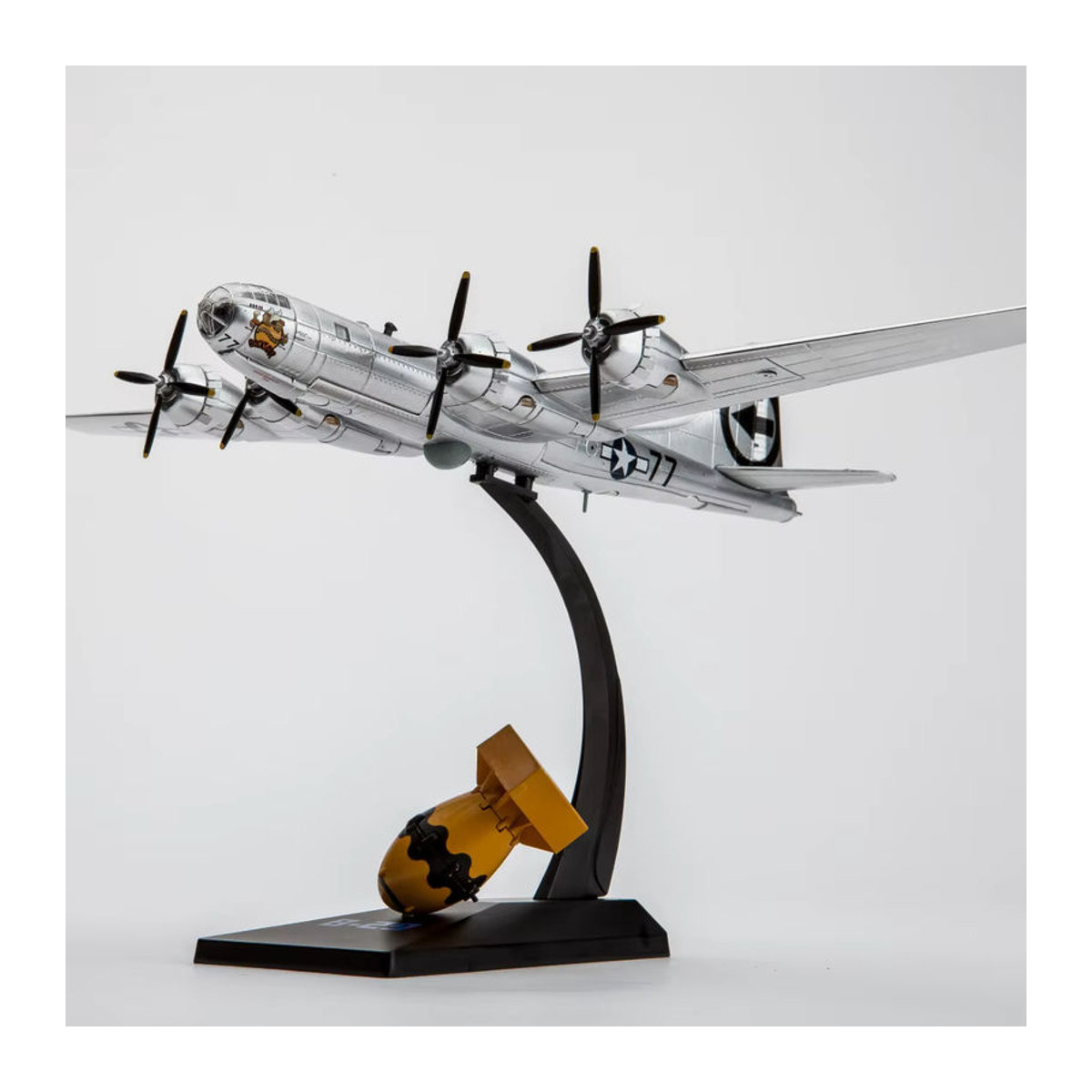 B29 Superfortress Metallmodell im Maßstab 1/144 in Silber mit Sockel - Bild 3