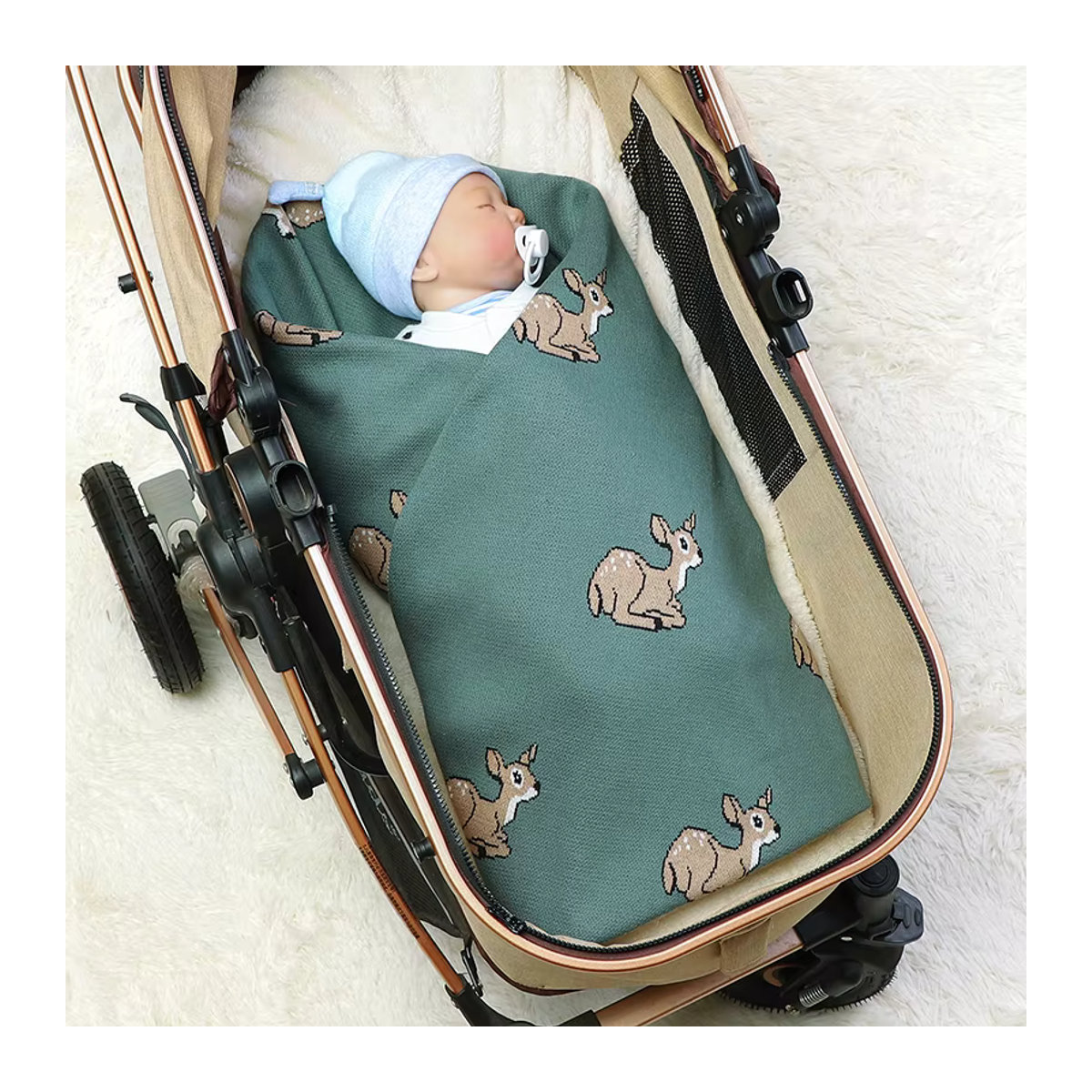 Baby Decke aus Baumwolle mit Sika-Hirsch-Cartoon-Motiv in Grün, B/T: 100 x 80 cm - Bild 3
