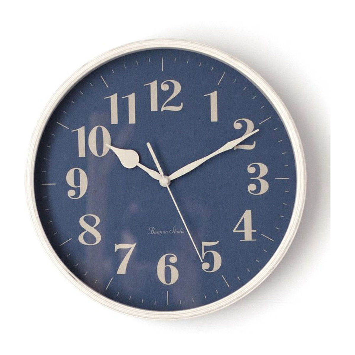 Banana Kobo Wanduhr im skandinavischen Design aus Holz und Glas, quadratisch, Blau/Braun, B/H/T: 30 x 30 x 4,5 cm - Bild 1