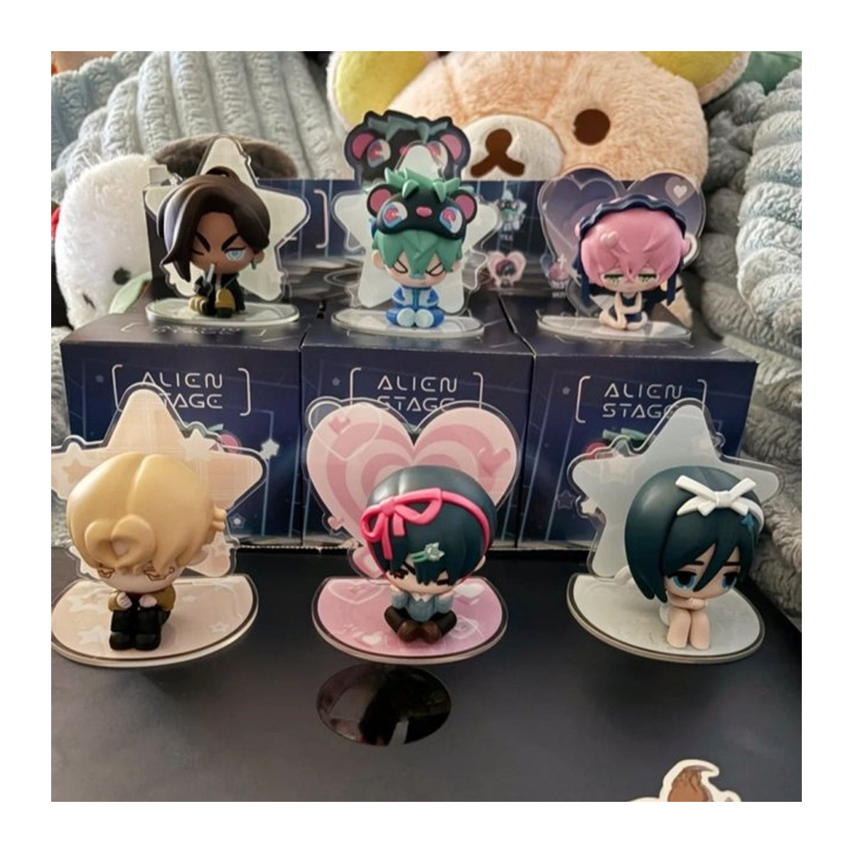 Bandai Alien Bühne Blind Box mit Ivan und Luka Cartoon Puppen als bunte Mini-Figuren aus Kunststoff - Bild 1