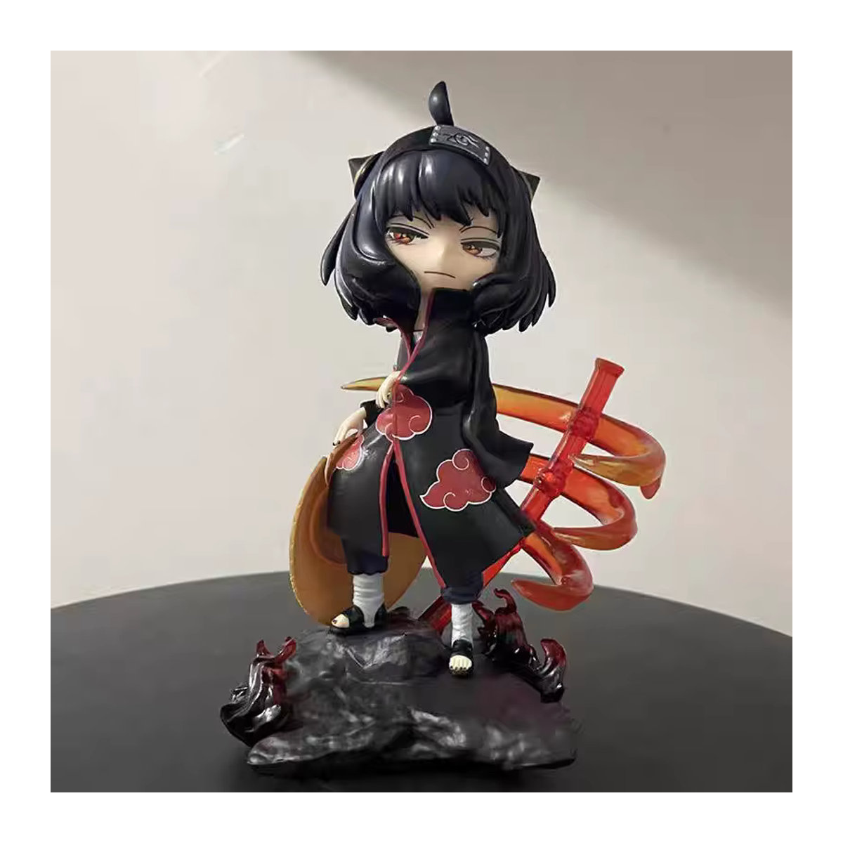 Bandai Ania Cos Uchiha Itachi Doppelköpfige Skulptur in stehender Pose, Modell-Ornament aus Kunststoff in Lila und Schwarz - Bild 1