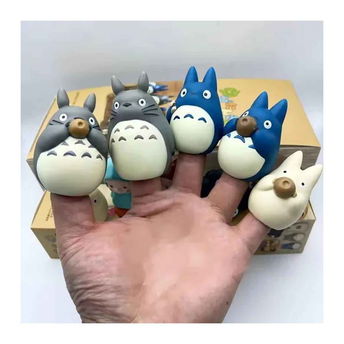 Bandai Anime Cartoon Blindbox Figur aus Kunststoff in Mehrfarbig als dekorative Tier-Figurine für Schreibtisch und Nachttisch - Bild 1