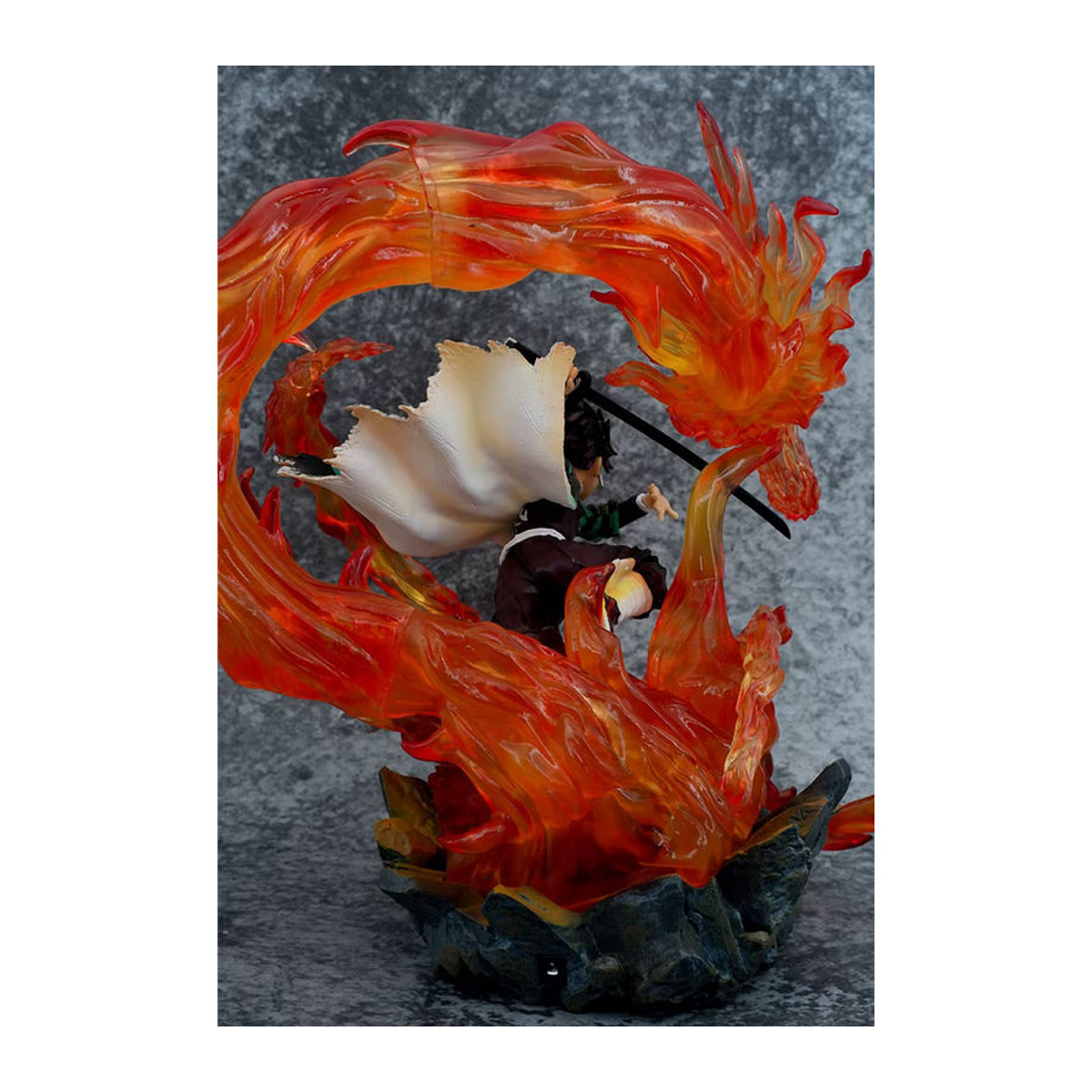 Bandai Anime Demon Slayer Kamado Tanjiro Battle Ver. Actionfigur aus PVC, mehrfarbig, Höhe: 30 cm - Bild 6