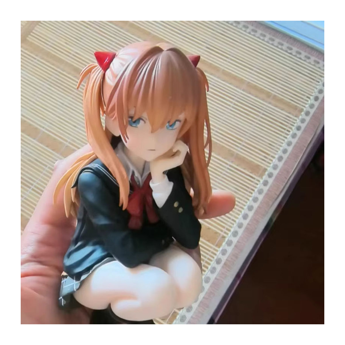 Bandai Anime EVA Asuka Langley Soryu Figur im College-Stil, mehrfarbiges PVC-Modell, Höhe: 15 cm - Bild 2