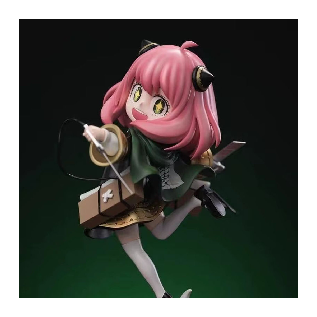 Bandai Anime Figur Anya Spy Family und Levi Ackerman Angriff auf Titan Modell aus Kunststoff, mehrfarbig, Schreibtischdekoration - Bild 4
