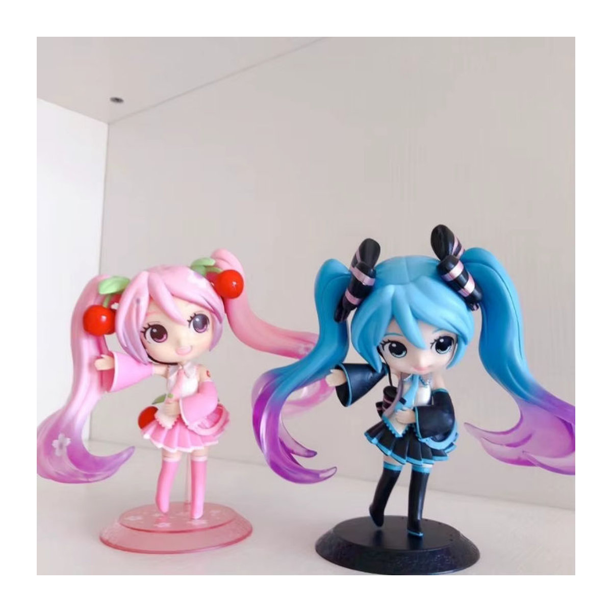 Bandai Anime-Figur Hatsune Miku in Rosa mit floralem Design aus Kunststoff - Bild 2