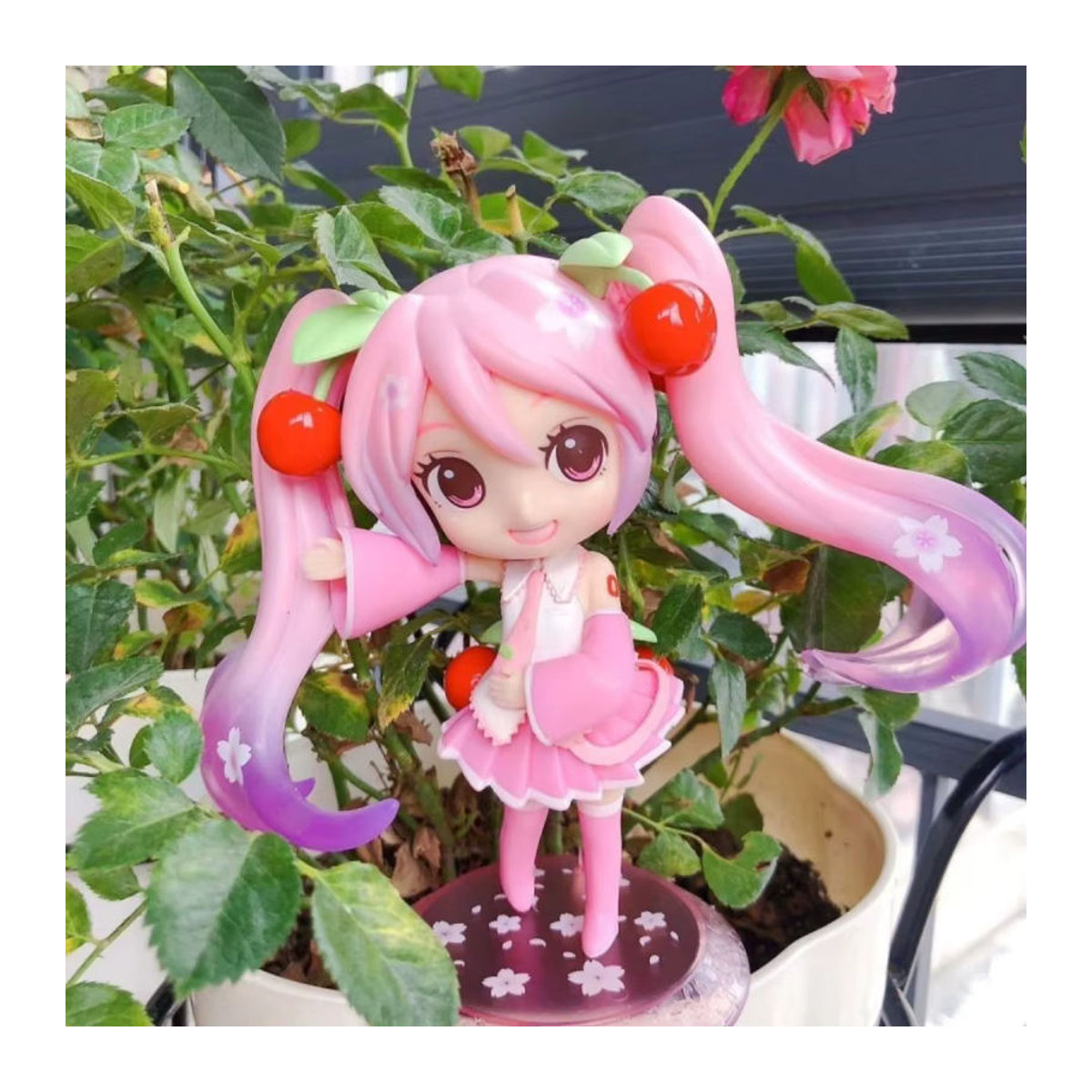Bandai Anime-Figur Hatsune Miku in Rosa mit floralem Design aus Kunststoff - Bild 3