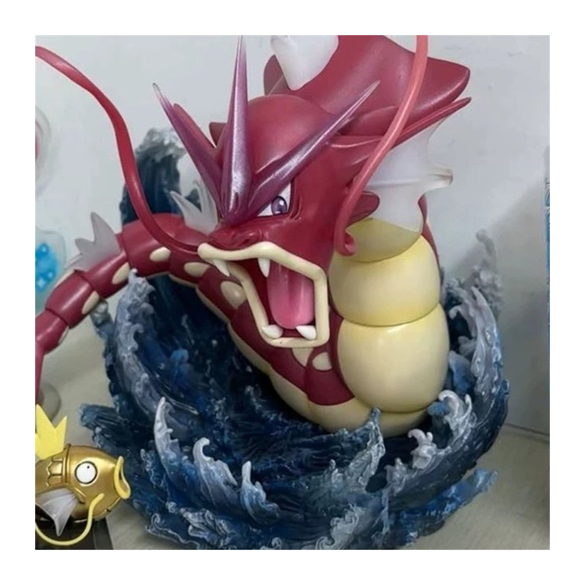 Bandai Anime Figuren Set Gyarados und Magikarp aus PVC in Rot, 16 cm Höhe - Bild 1