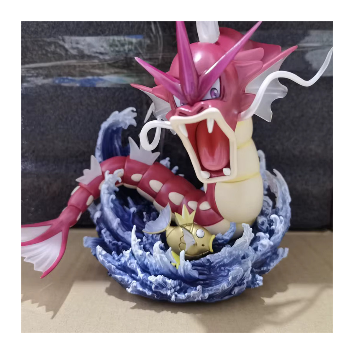 Bandai Anime Figuren Set Gyarados und Magikarp aus PVC in Rot, 16 cm Höhe - Bild 2