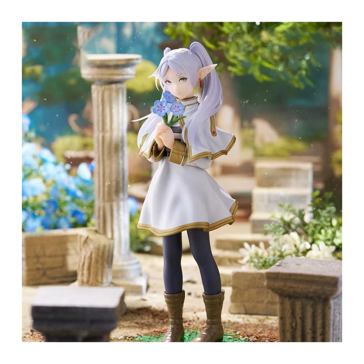 Bandai Anime Frieren: Jenseits des Reisens Endes Figur Frieren mit blauen Blumen aus Kunststoff, mehrfarbig - Bild 2