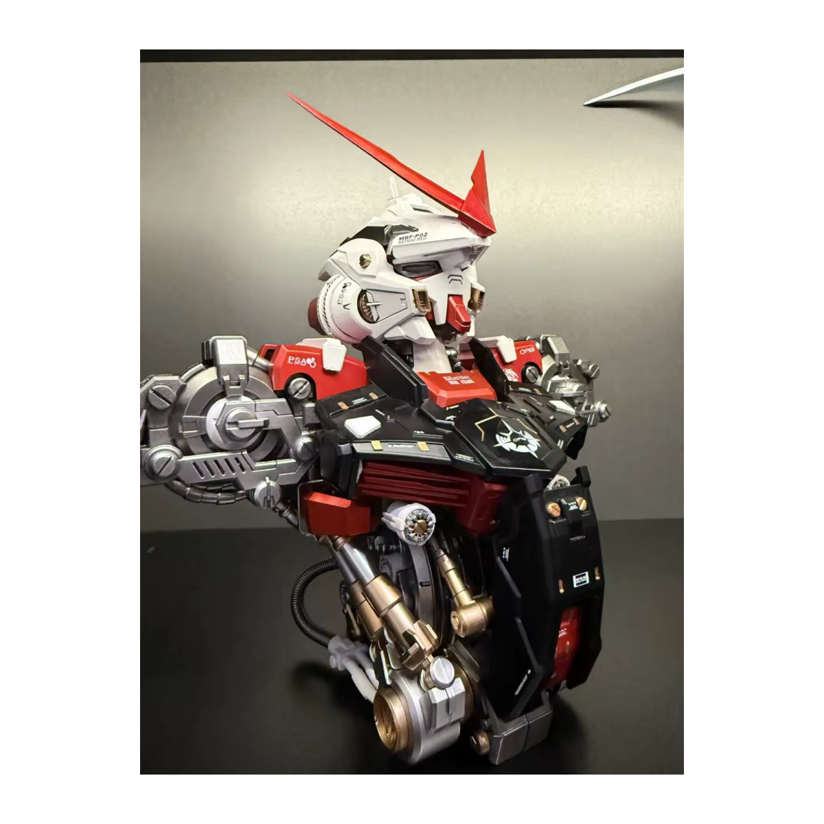 Bandai Astray Blue Red Head Bust Figur Mbf-P02 1/35 Montagemodell Robot Kit in Blau und Rot, Höhe: 23 cm - Bild 2