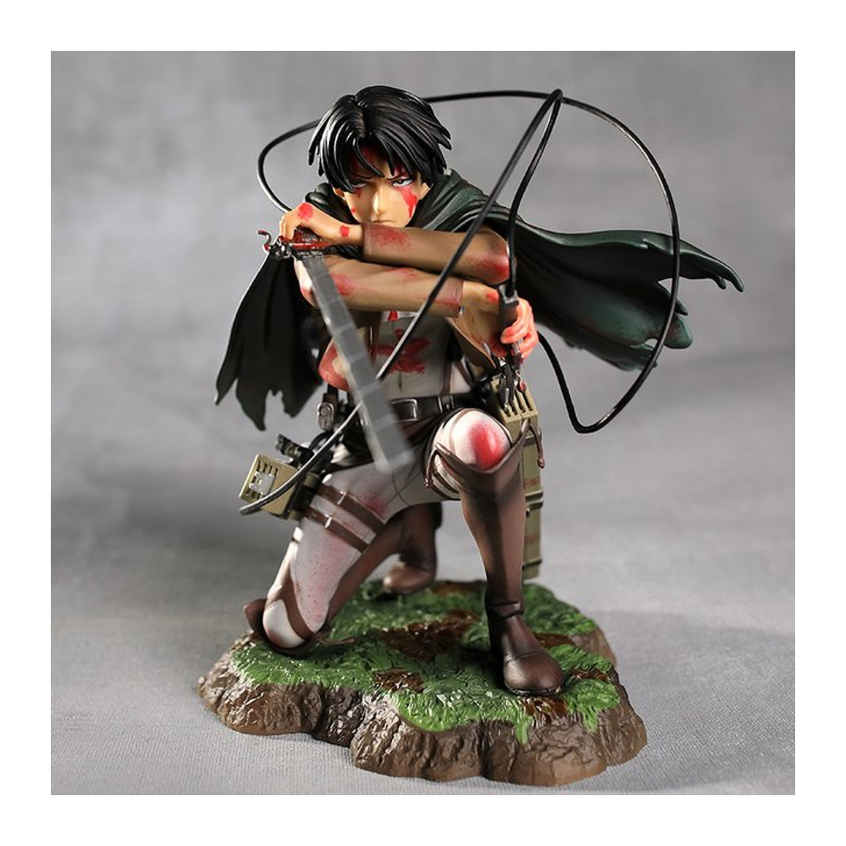 Bandai Attack on Titan Actionfigur Levi Ackerman PVC Modell, mehrfarbig, Höhe: 18 cm - Bild 1