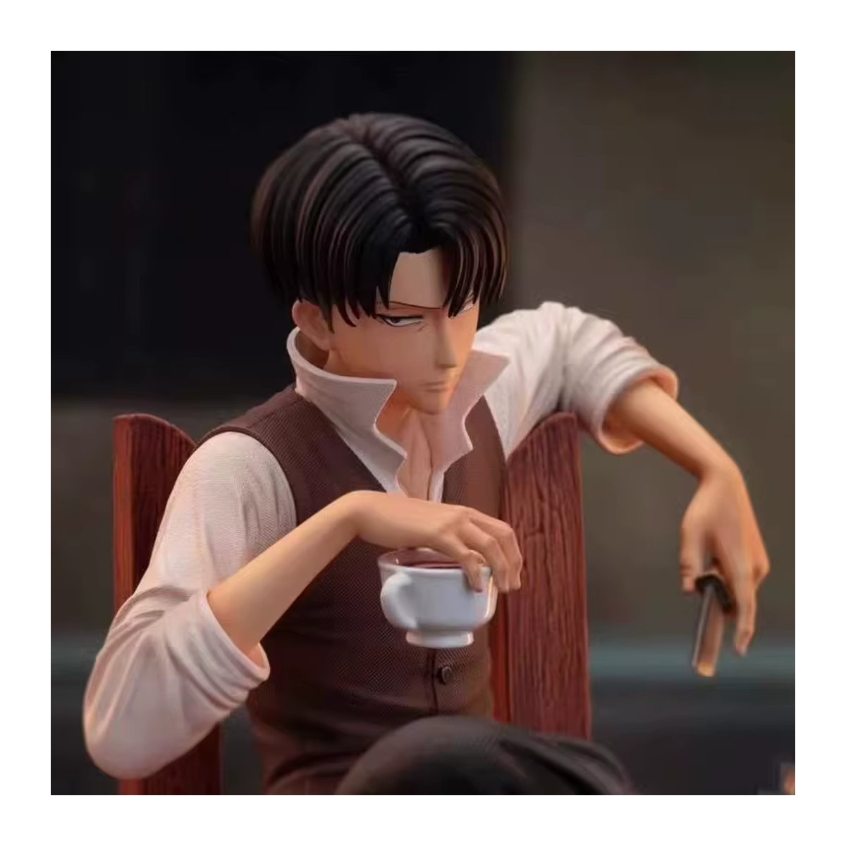 Bandai Attack on Titan Levi Ackerman Anime Figur in Sitzhaltung, mehrfarbig, Höhe: 19 cm - Bild 2